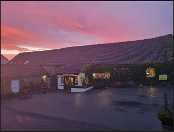 Restaurant Old Barn Inn - Three Cocks